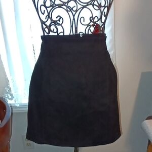 iris Black Mini Skirt